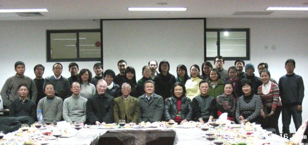 “科社”专业师生迎新联谊合影 